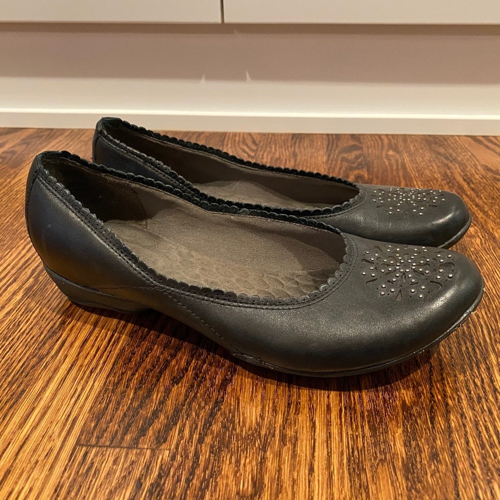 Privo! Black Flats - size 7.5